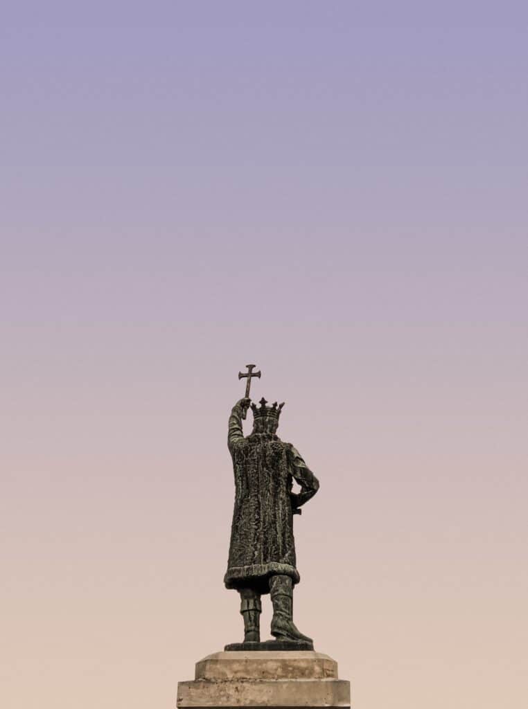 Statue des Stefan des Großen, von hinten fotografiert, im Sonnenuntergang. Statue des Stefan des Großen, von hinten fotografiert, im Sonnenuntergang.