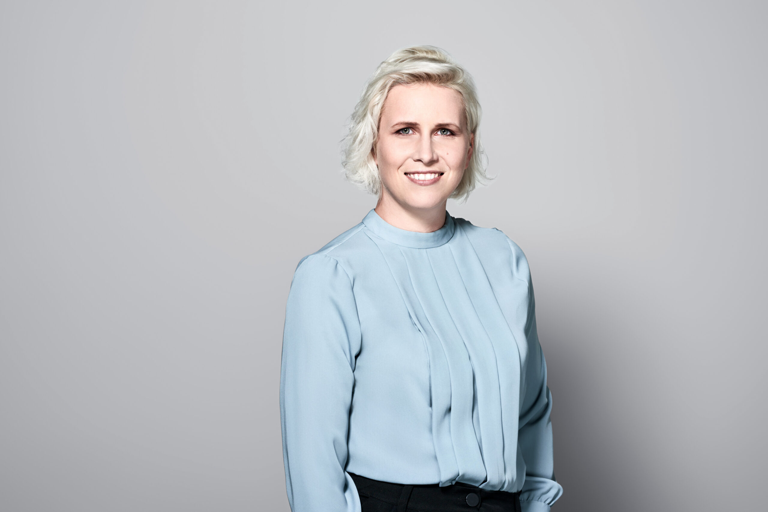 https://www.mashup-communications.de/app/uploads/2025/09/MiriamSchwellnus-PRINT-MashupCommunications_26610-PhotoSaskiaUppenkamp-scaled.jpg
