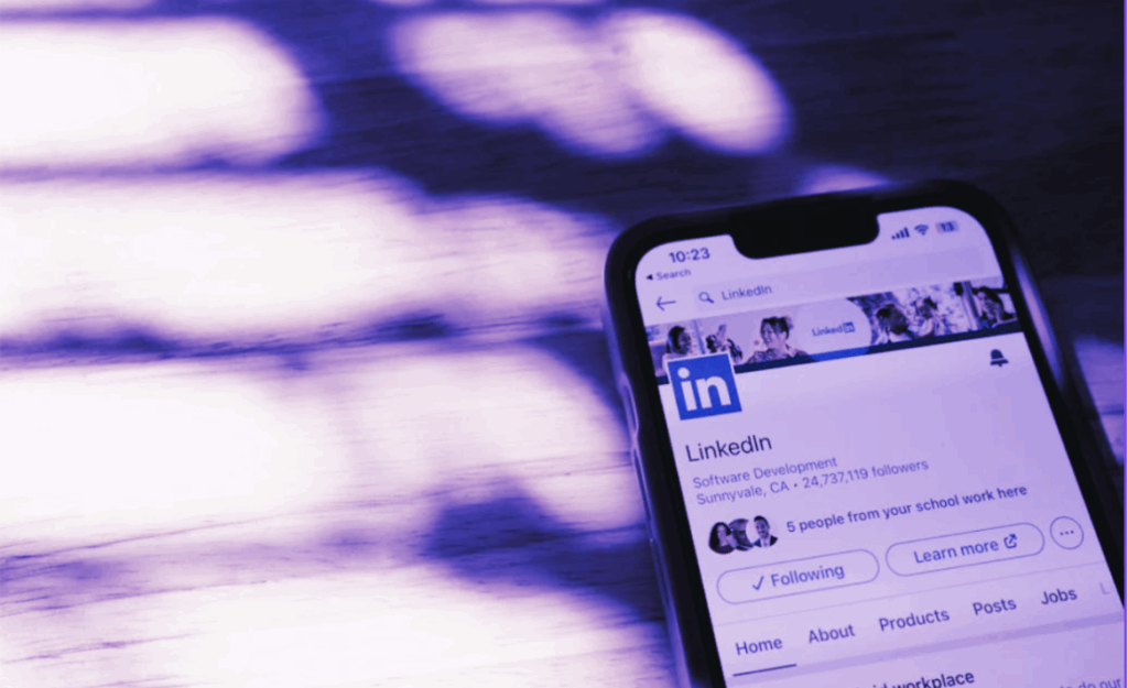 Mobile phone screen with LinkedIn interface. LinkedIn storytelling 